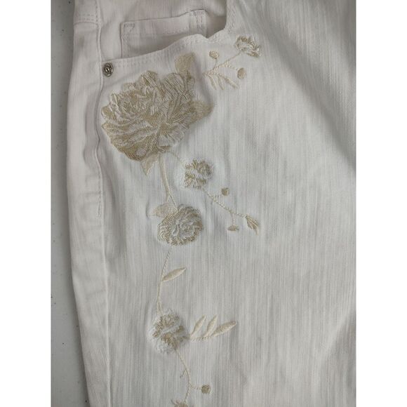 Gloria Vanderbilt Amanda Capri Floral Embroidered White Crop Casual Size 6 - Picture 3 of 10